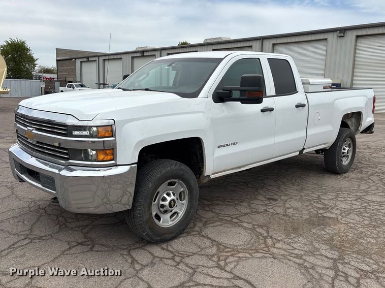 2017 Chevrolet Silverado 2500HD Ext. Cab pickup truck - EL2608