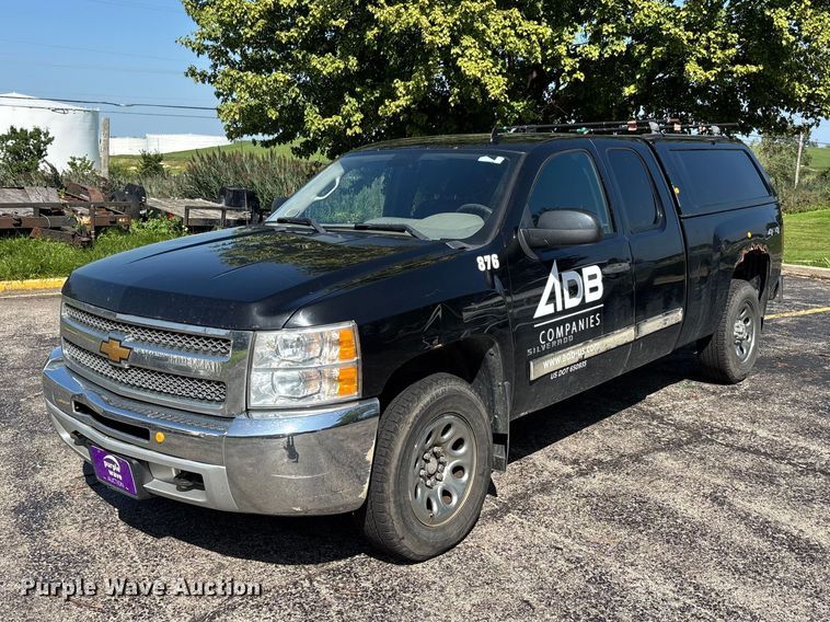 2013 Chevrolet Silverado 1500 Ext. Cab pickup truck - ER3259