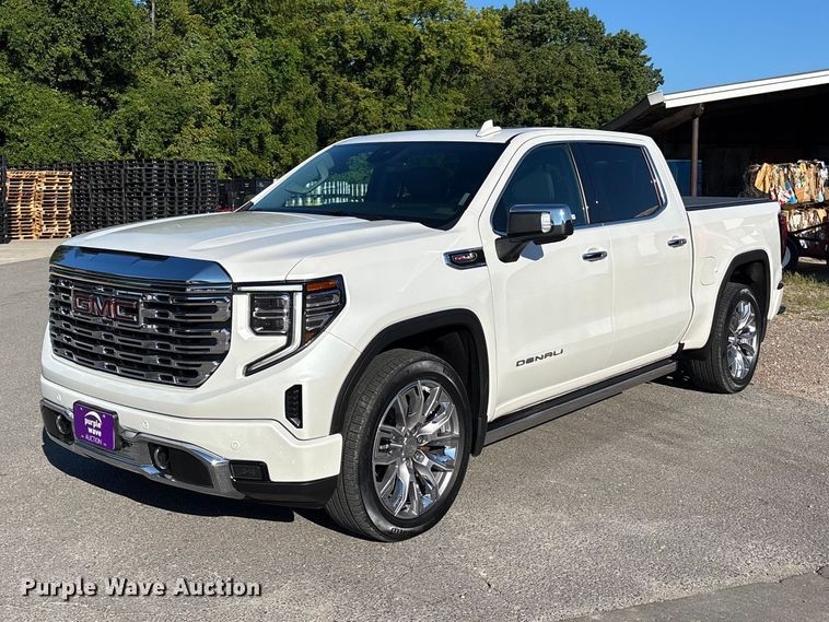 2024 GMC Sierra 1500 Crew Cab pickup truck - ER3272