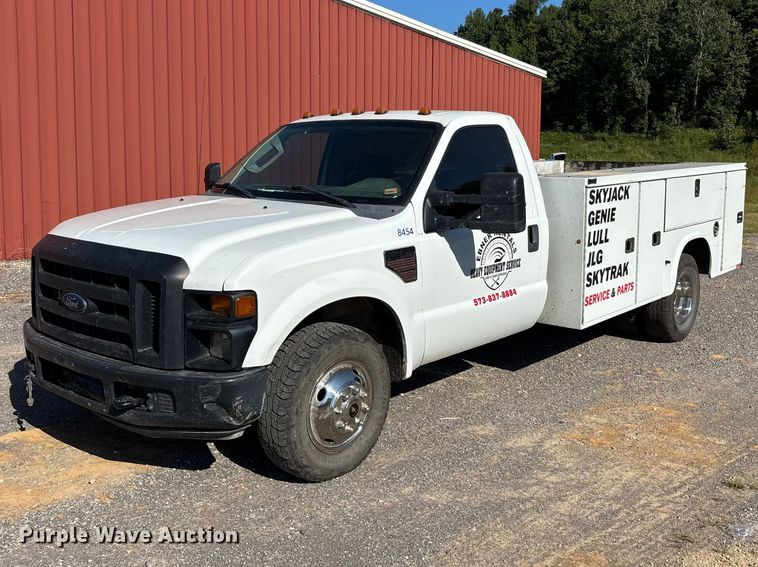 2010 Ford F350 Super Duty XL utility bed pickup truck - ER3273