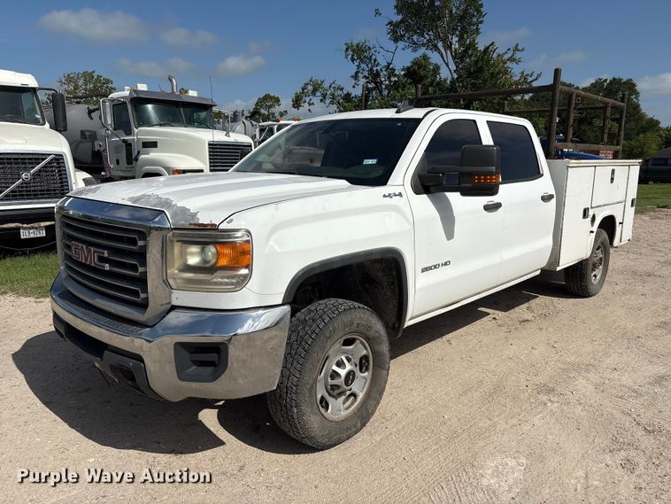 2016 GMC Sierra 2500HD Crew Cab utility bed pickup truck - EU0747
