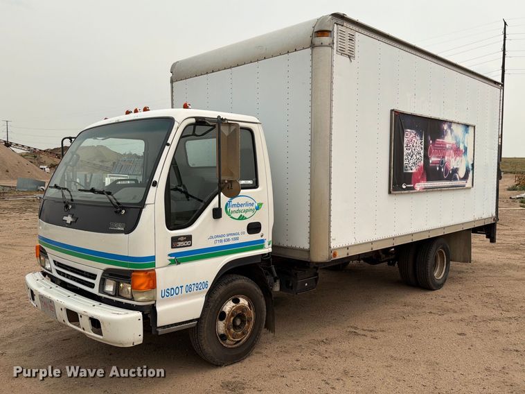 2000 Chevrolet  W3500 box truck - EW2156