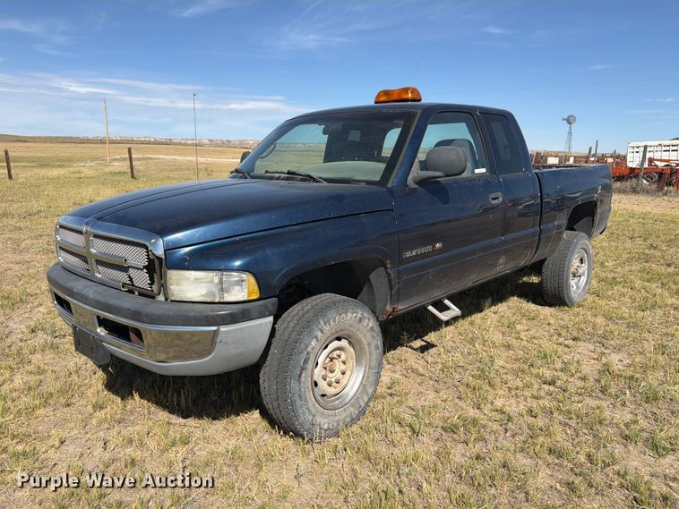 2001 Dodge Ram 2500 Ext. Cab pickup truck - EW2198