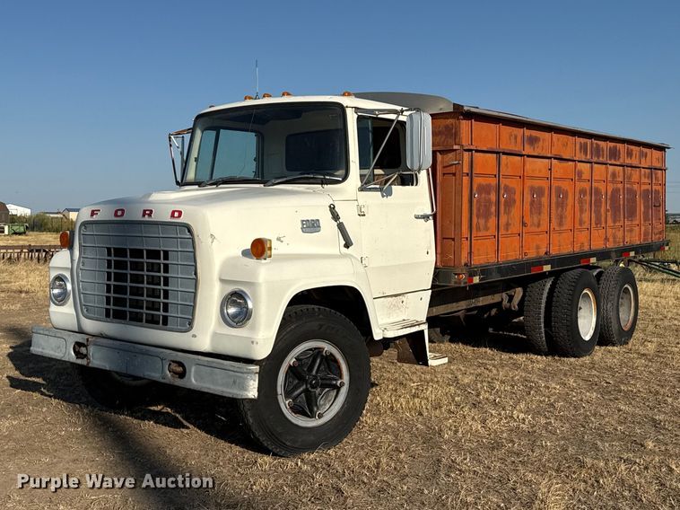 1975 Ford 750 grain truck - EW4318