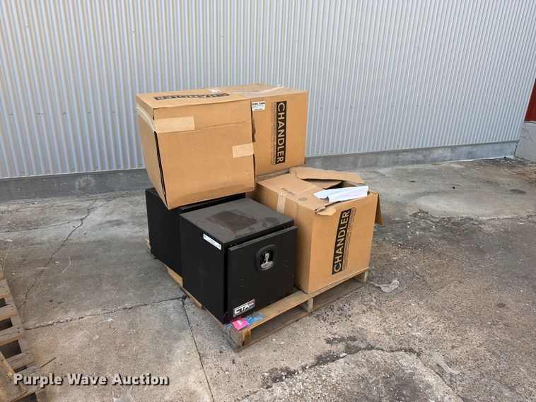 (6) Chandler toolboxes - EW5025
