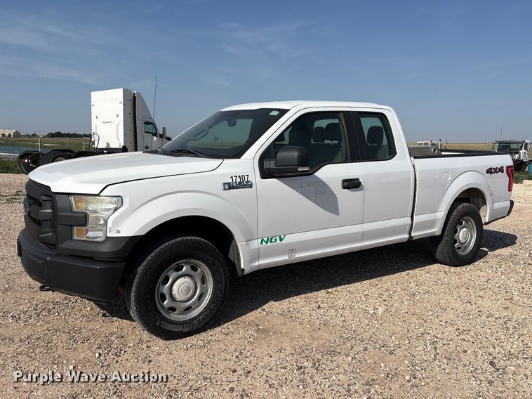 2017 Ford F150 XL Ext. Cab pickup truck - EW8664