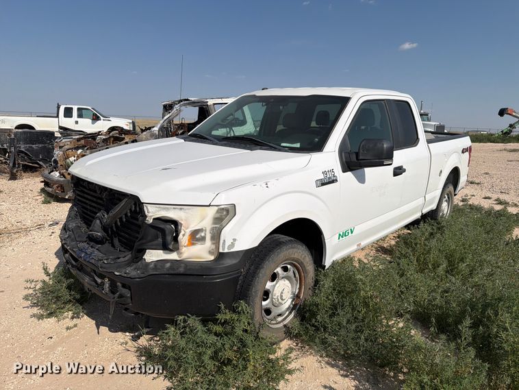 2019 Ford F150 Ext. Cab pickup truck - EW8676