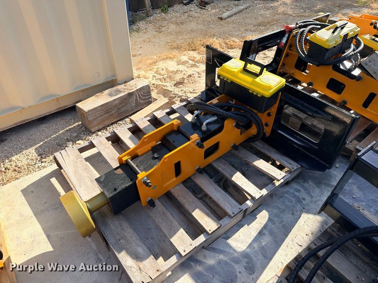 2026 Giyi D680 skid steer post driver - FB8296