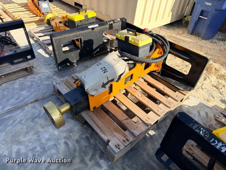 2026 Giyi D680 skid steer post driver - FB8297