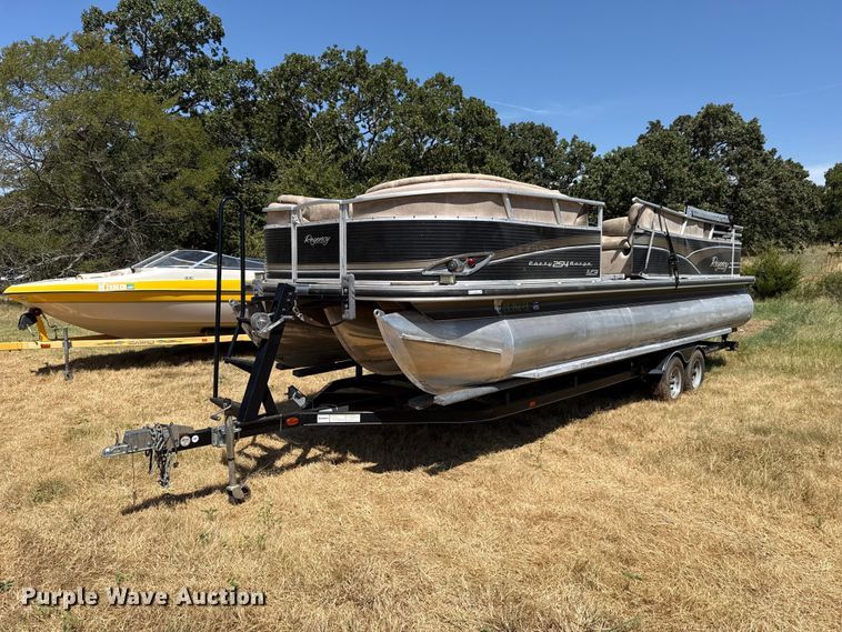 2013 Sun Tracker Regency 254 pontoon boat - FC4212