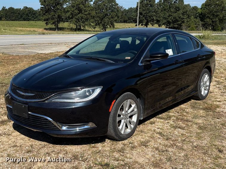 2016 Chrysler  200  - FG0613