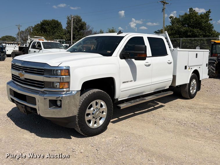 2015 Chevrolet Silverado 3500HD Crew Cab utility bed pickup truck - FK3407