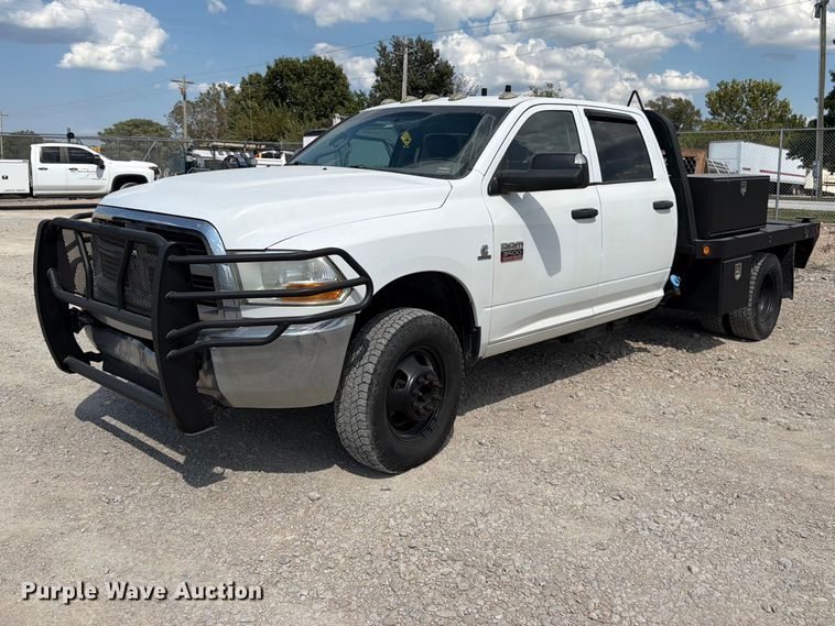 2012 Dodge  Ram 3500HD Crew Cab flatbed pickup truck - FK3409