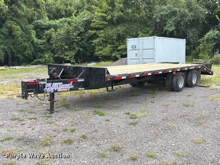 2015 Roadclipper Enterprises, Inc Diamond C FMAX210 equipment trailer - FT6134