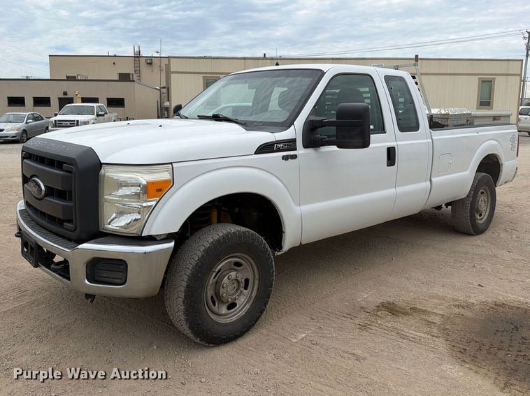 2012 Ford F250 Super Duty XL Ext. Cab pickup truck - FU4584