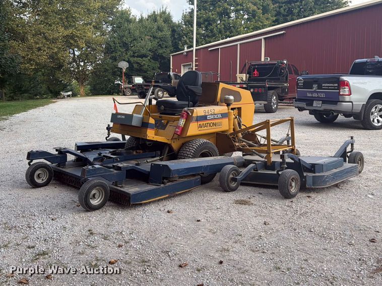 2000 Excel 4500 Hustler lawn mower - FU4595