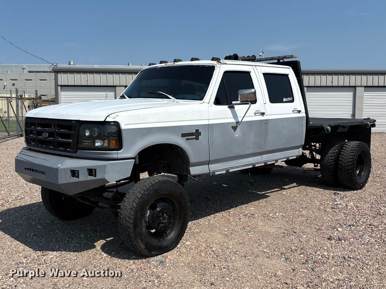 1995 Ford F350 Crew Cab flatbed pickup truck - NM9923