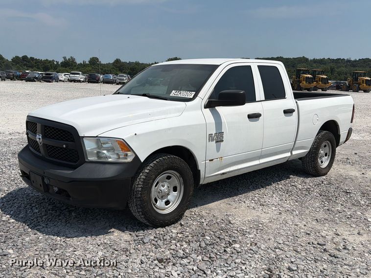 2019 RAM 1500 Classic Ext. Cab pickup truck - YA3641