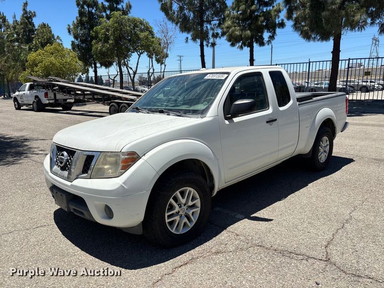 2017 Nissan Frontier Ext. Cab pickup truck - YA3895