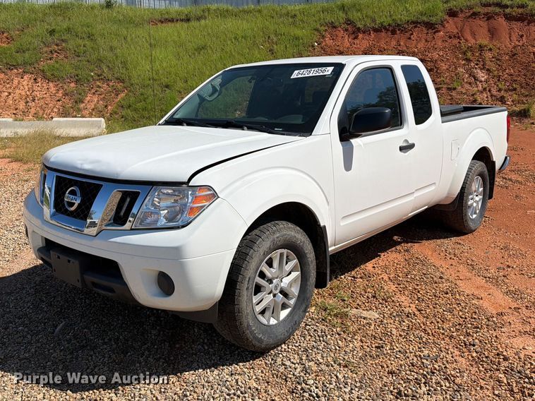 2020 Nissan Frontier Ext. Cab pickup truck - YA4530
