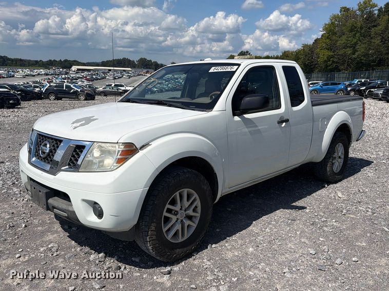 2016 Nissan Frontier Ext. Cab pickup truck - YA4531