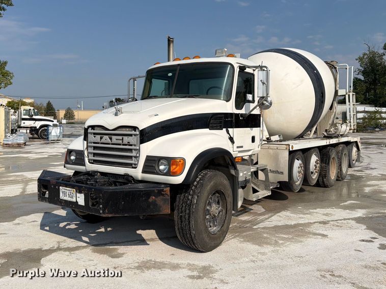 2005 Mack Granite CV713  ready mix truck - DN6670