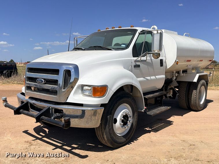 2005 Ford F750 Super Duty water truck - DU1515