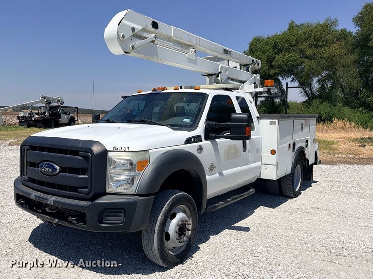 2016 Ford F-450 Ext. Cab bucket truck - DU1532