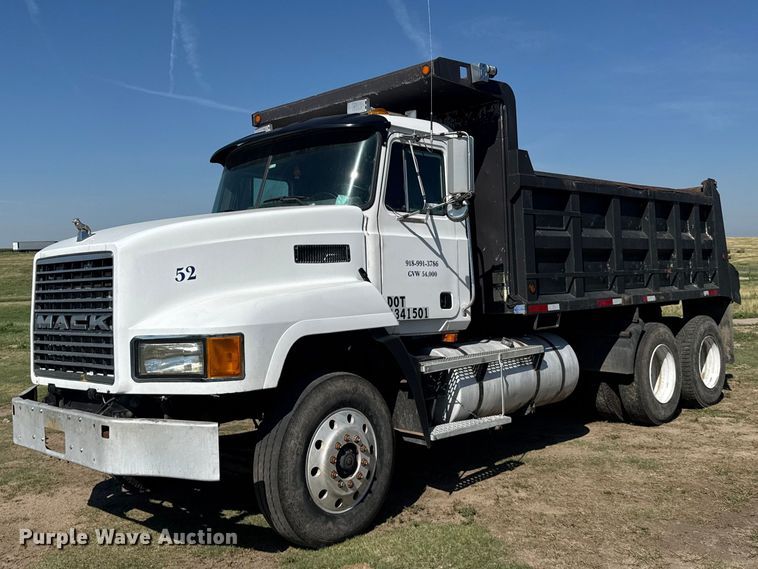 1997 Mack CH613 dump truck - DY3253