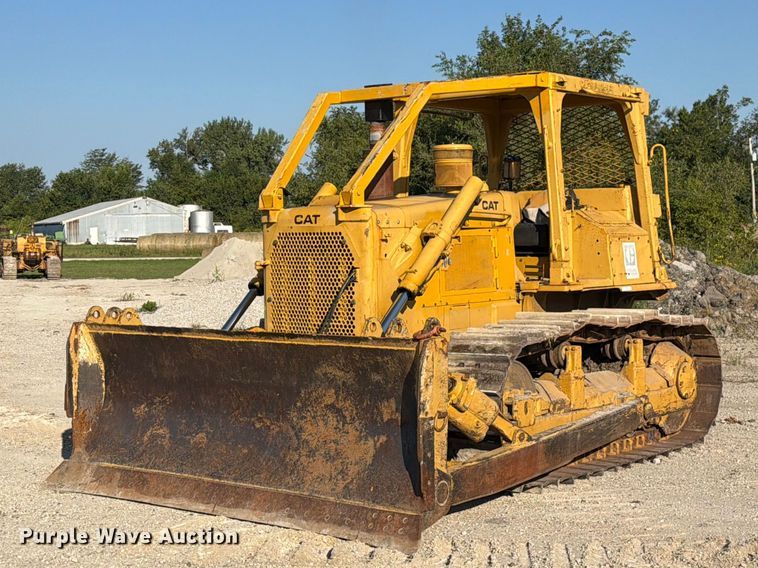 1981 Caterpillar D6D dozer - DZ4686