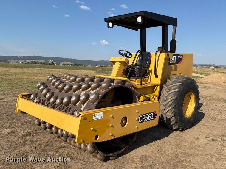 1992 Caterpillar CP563 single drum roller - EA0439