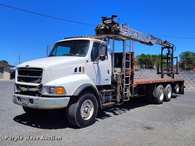 2000 Sterling L9500 crane truck - ED0166
