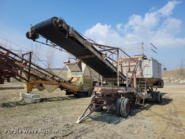 Universal Cedar Rapids conveyor - EE0957