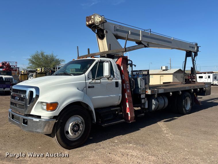 2006 Ford F750 crane truck - EL2567