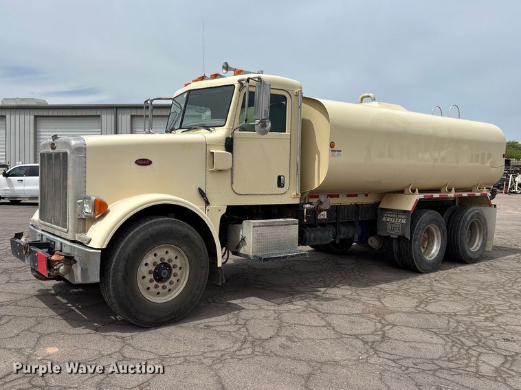 2007 Peterbilt 357 water truck - EL2610