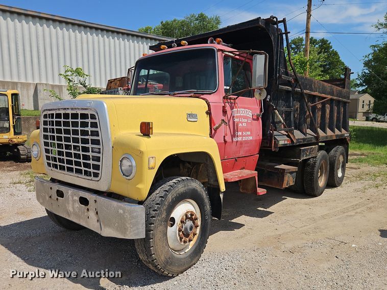 1974 Ford L9000 dump truck - EO7357