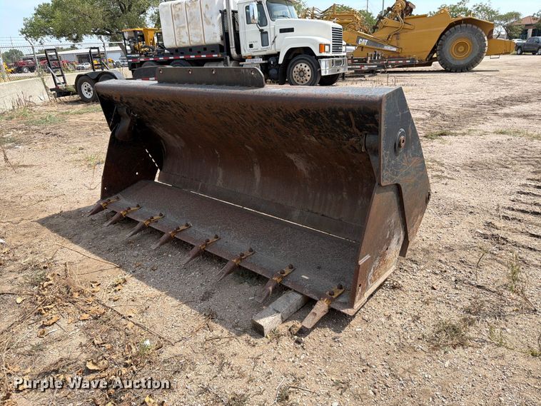 Wheel loader four-in-one bucket - EP7543