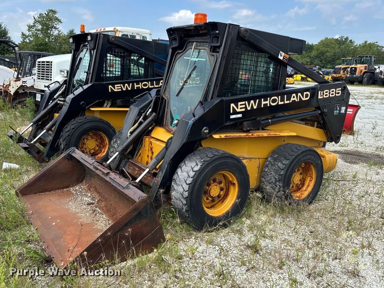 1996 New Holland LX 885 skid steer loader - ER3256