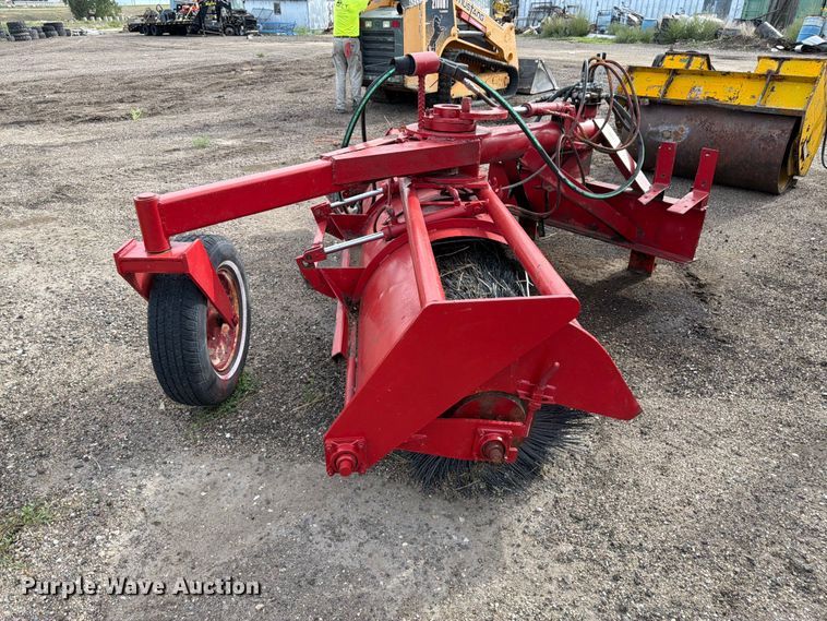 Skid steer broom - EW2212