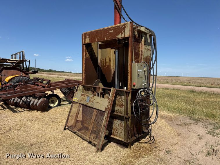 Piqua Series 40 cardboard baler - EW4194