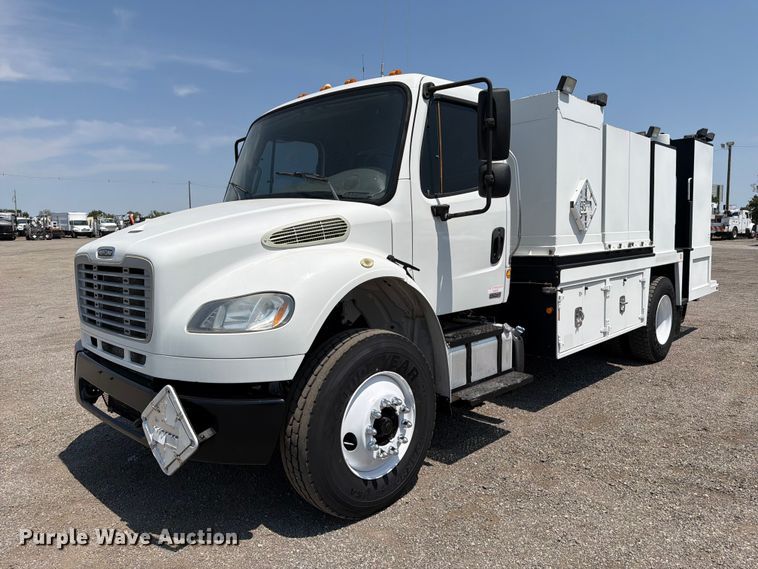 2012 Freightliner Business Class M2 fuel / lube truck - FB5041