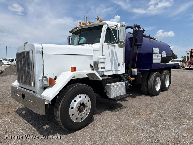 1997 Peterbilt 357 vacuum truck - FB5043