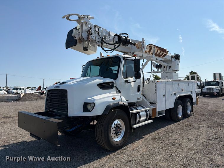 2013 Freightliner 114SD digger derrick truck - FB5048