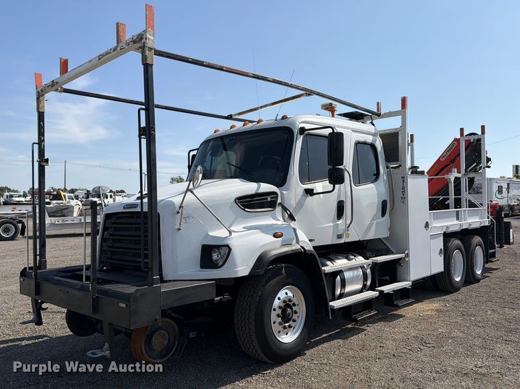 2013 Freightliner 114SD Crew Cab crane truck - FB5059
