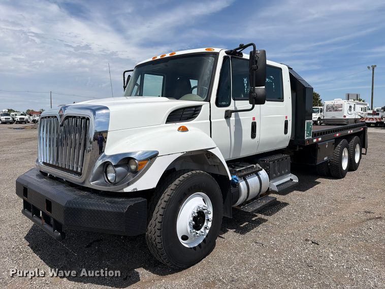 2015 International WorkStar 7400 Crew Cab flatbed truck - FB5068