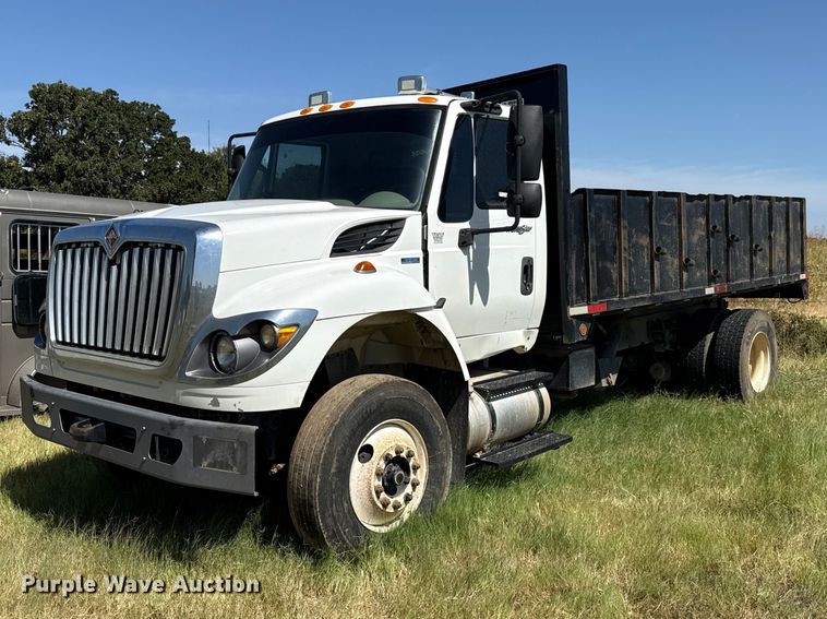 2011 International 7400 SBA 4X2 dump truck - FC4205