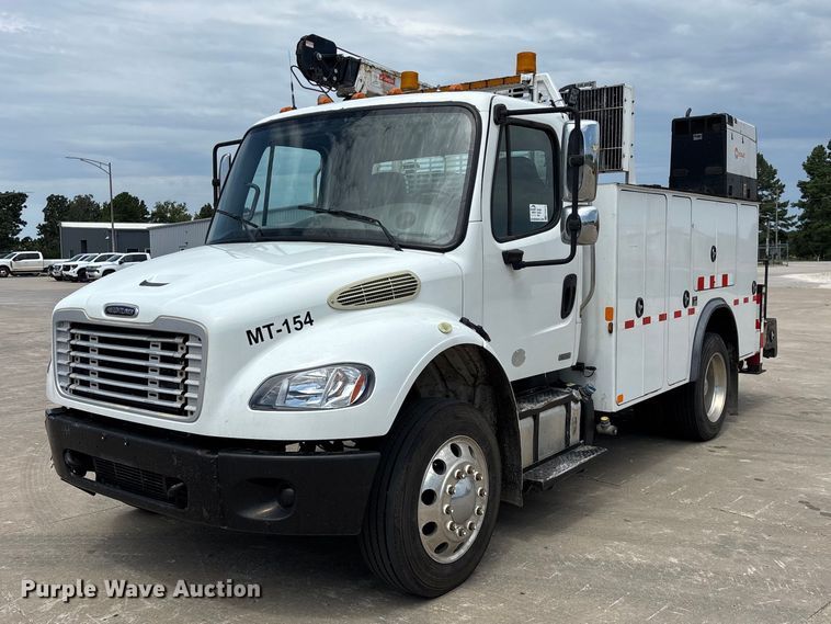 2011 Freightliner M2 Business Class utility / service truck - FG0616