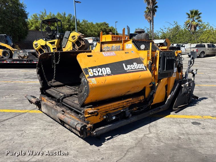 LeeBoy 8520 paver - FH7532