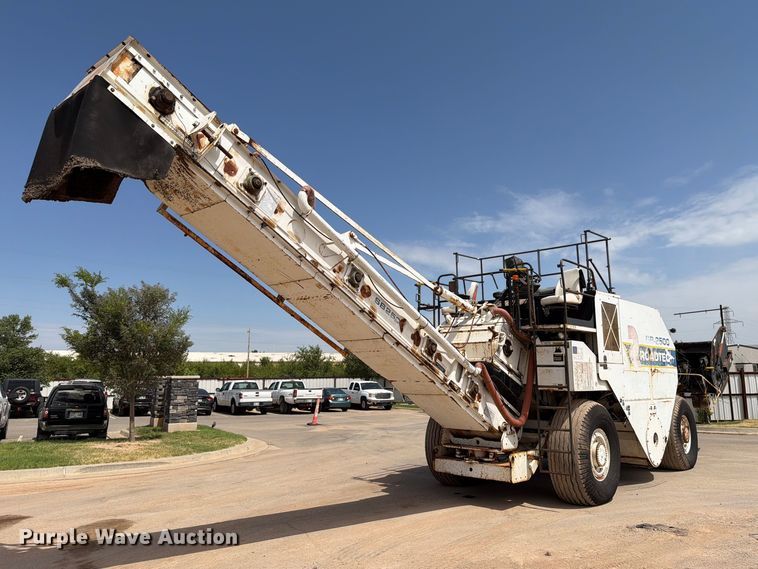 Roadtec SB-2500 material transfer vehicle - FI0362