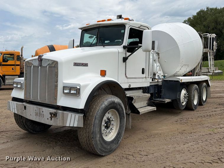 2003 Kenworth W900 ready mix truck - FK3344